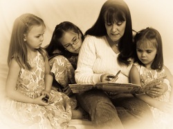 Bobbie reading to her grandchildren